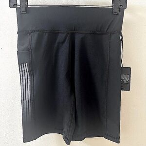 NWT Savage X Fenty Sport Black Stretchy Soft Legging Bike Shorts w Pockets, M